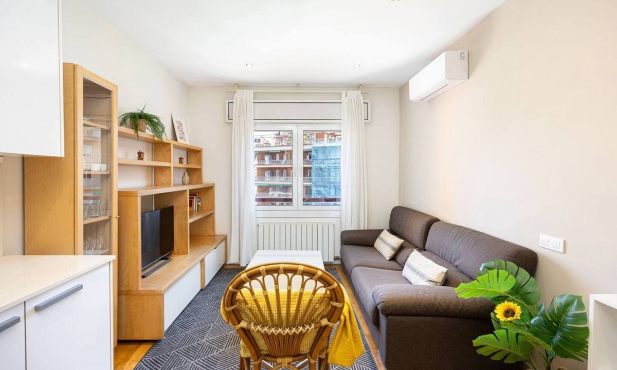 La Maternitat i Sant Ramon Apartment | Come enjoy the real Barcelona experience!