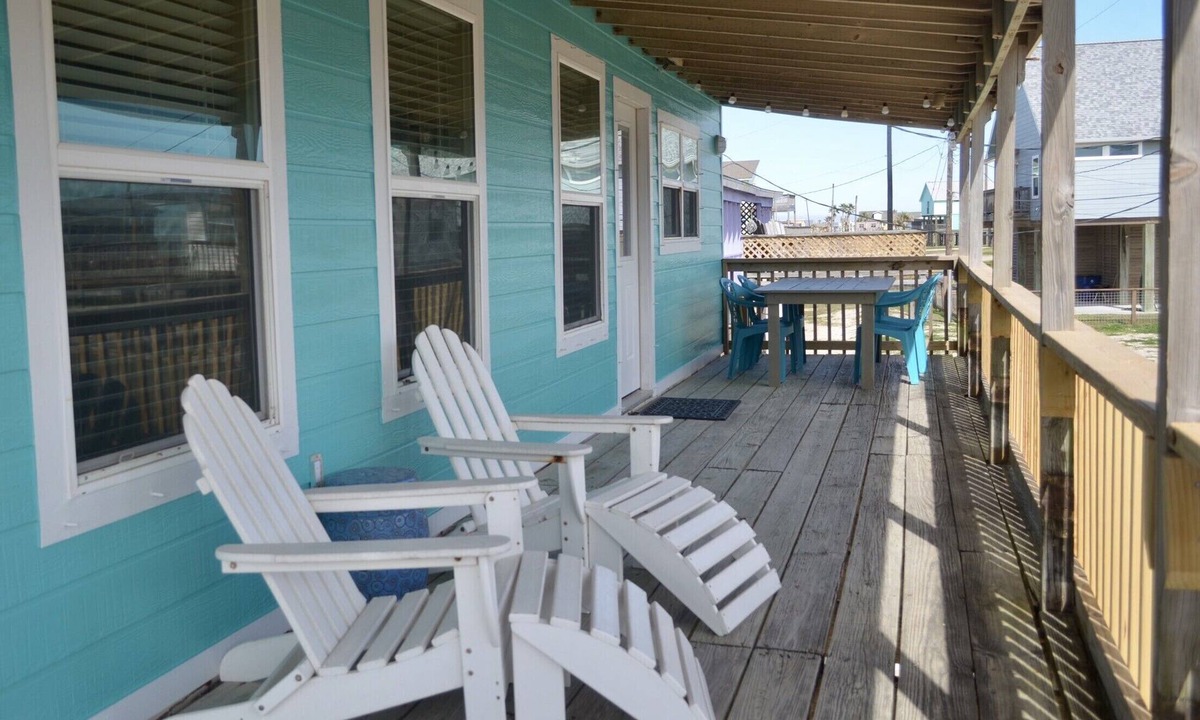 Surfside Beach House | Come relax by beach, cozy cottage close to the beach & Jetty. Water views