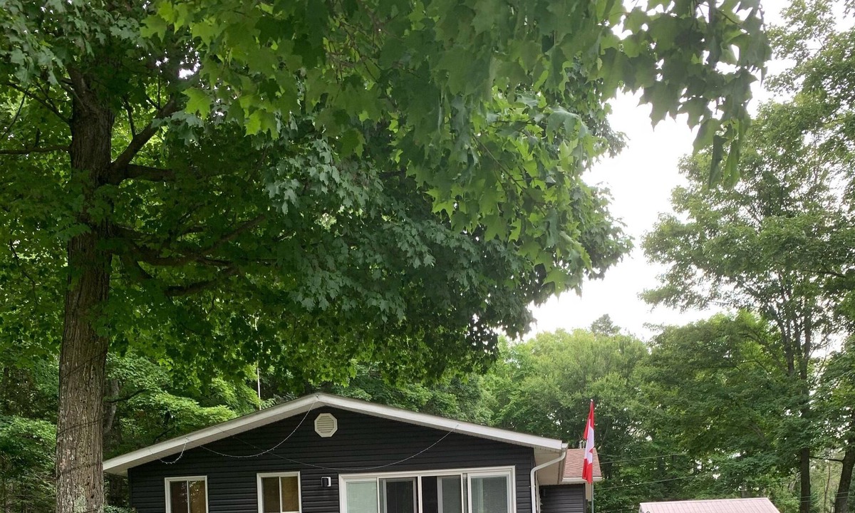 Goulais River Cottage | Come stay at a cozy Riverside Retreat with a beautiful sandy beach!