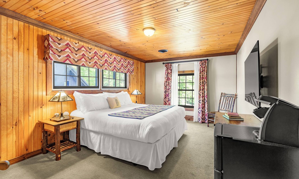 Town of Webb Condo | Come stay at Great Pines for amazing views!