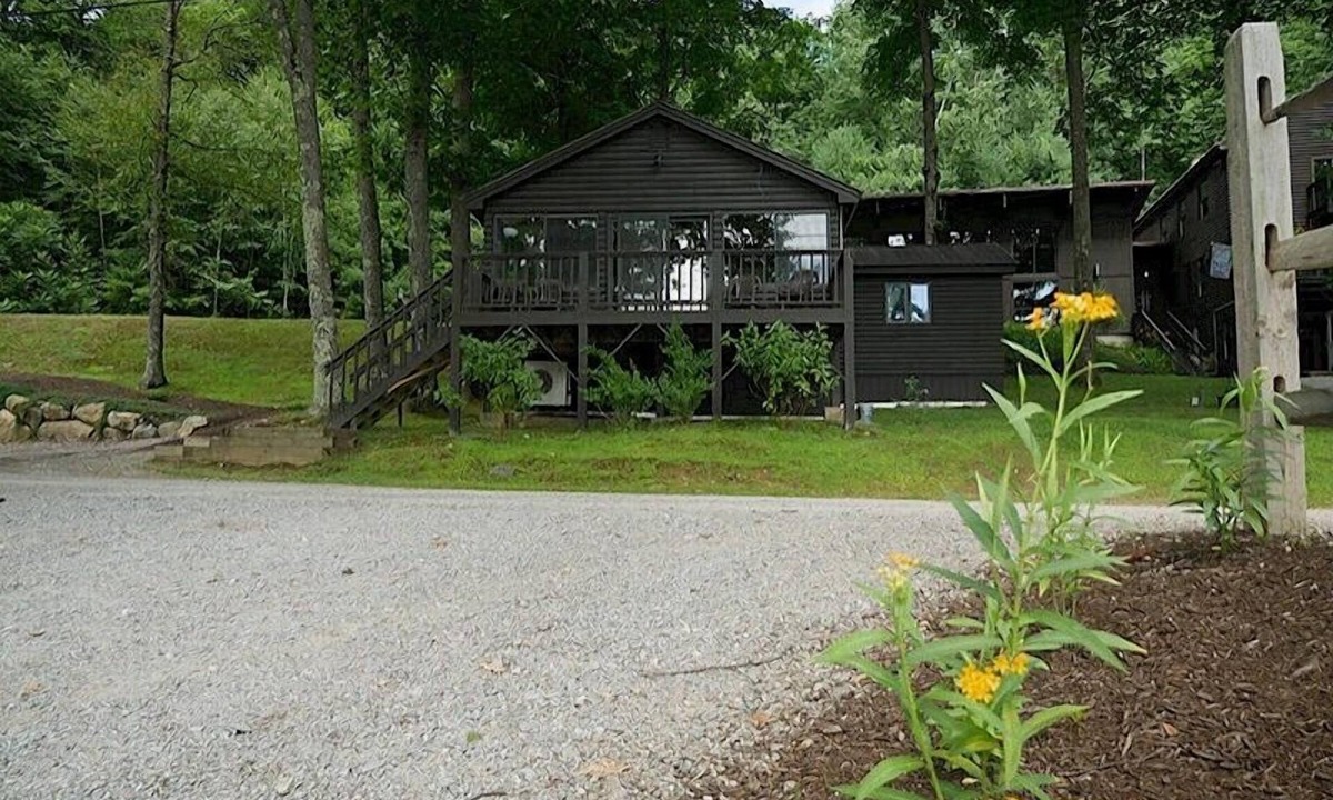 Weare Resort | Come stay at our four season resort!