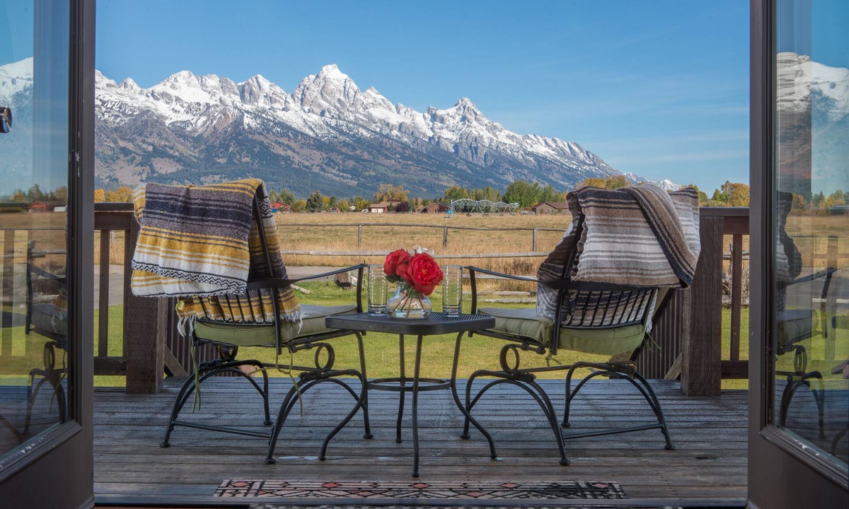 Jackson House | Come stay under the Tetons!