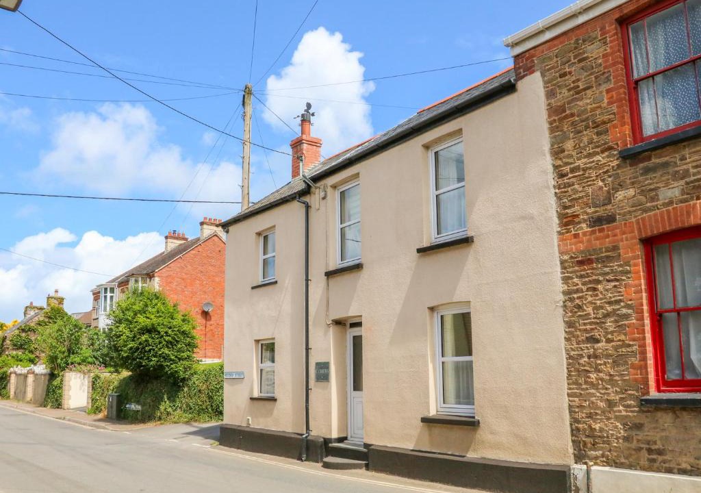 Combe Martin House | Comers