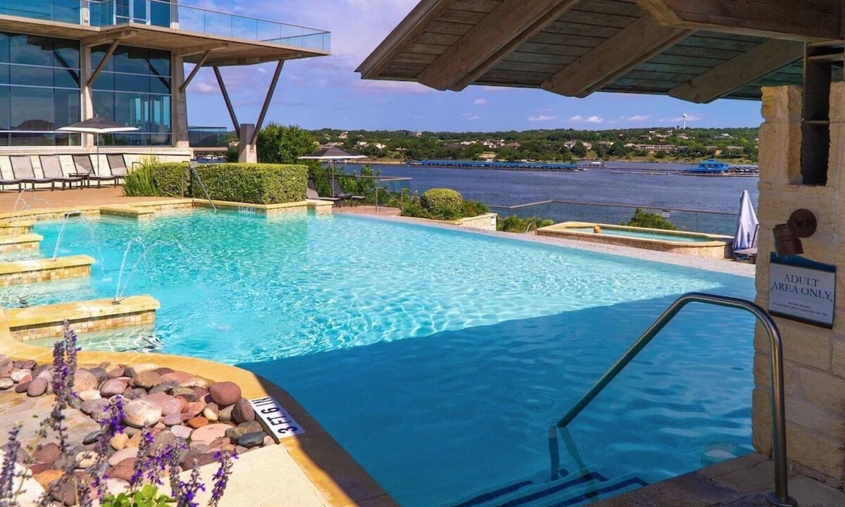 Lakeway Hotel | Comfort and Convenience! 3 Relaxing Units, Pets Allowed, Pool!