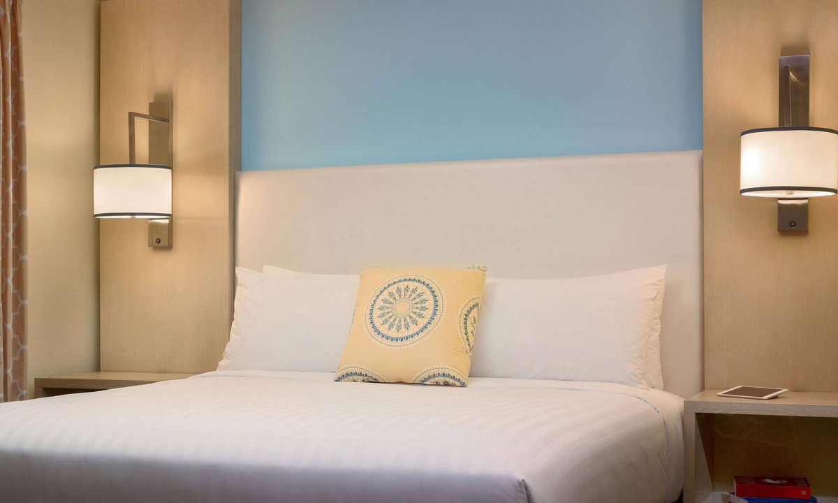 The Galleria Hotel | Comfort and Convenience! 2 Comfortable Units, w/Kitchen, FREE Parking!