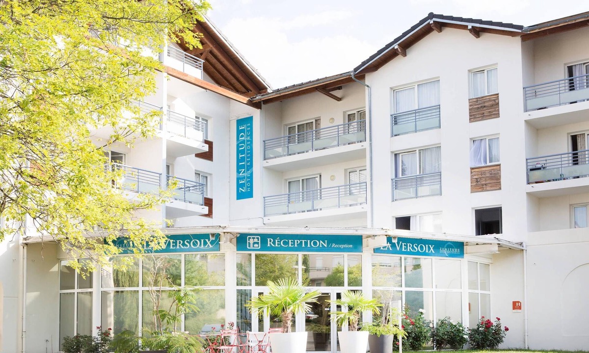 Divonne-les-Bains Apartment | Comfort Aparthotel Divonne La Versoix