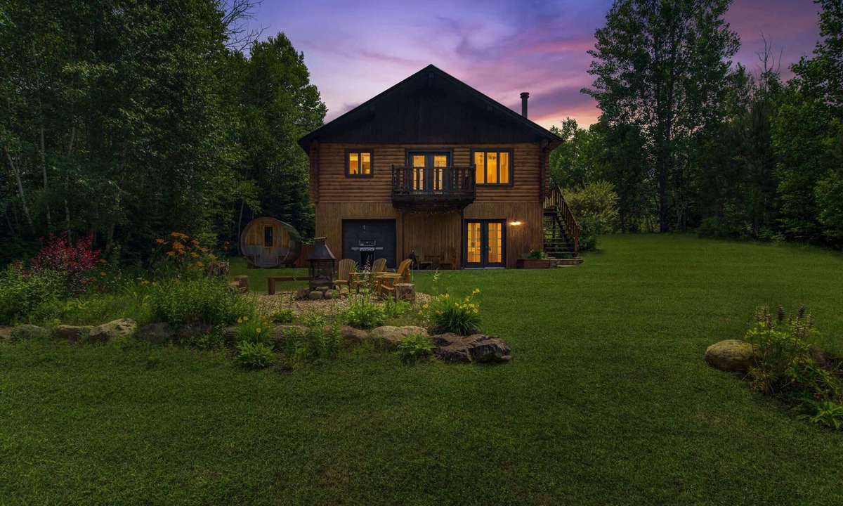 Notre-Dame-de-la-Merci Ski Chalet | Comfort & Nature with Sauna & Spa | Karibu