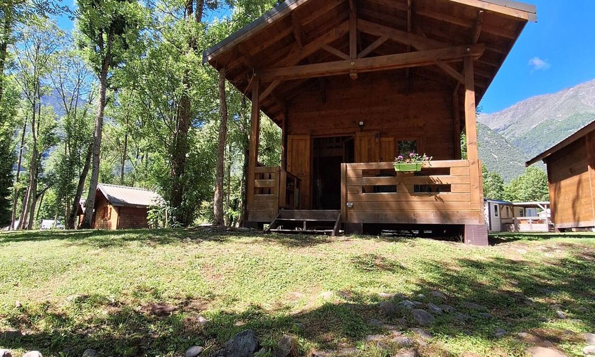 Valbonnais Ski Chalet | Comfort Chalet for 5, Includes Terrace