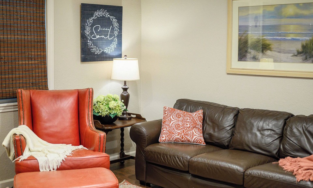 Tomball House | Comfort & Charm - Long Term Stays Considered.