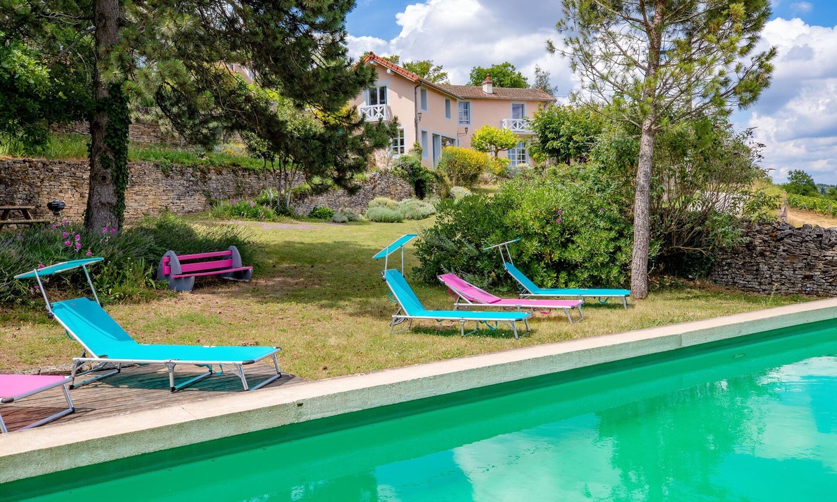 Beaune House | COMFORT, CHARM, POOL AND EXCEPTIONAL VIEW
