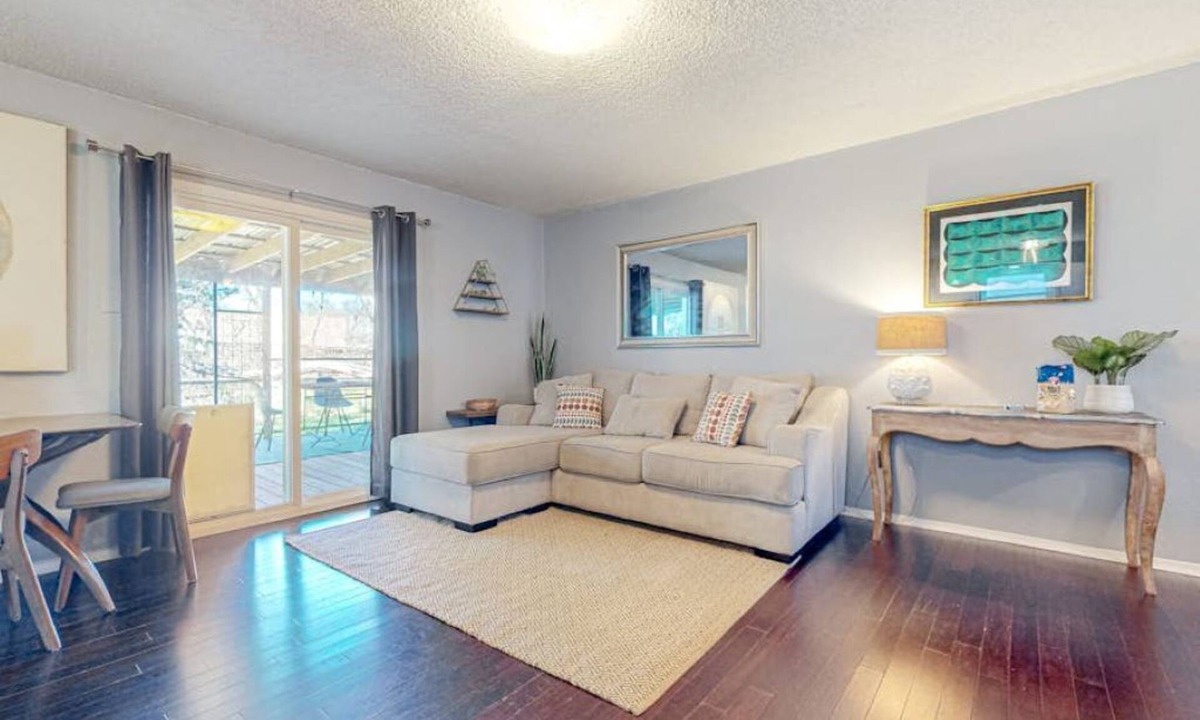 Southampton House | Comfort, convenience, and luxury appointments ☆SouthWest Austin Exclusive