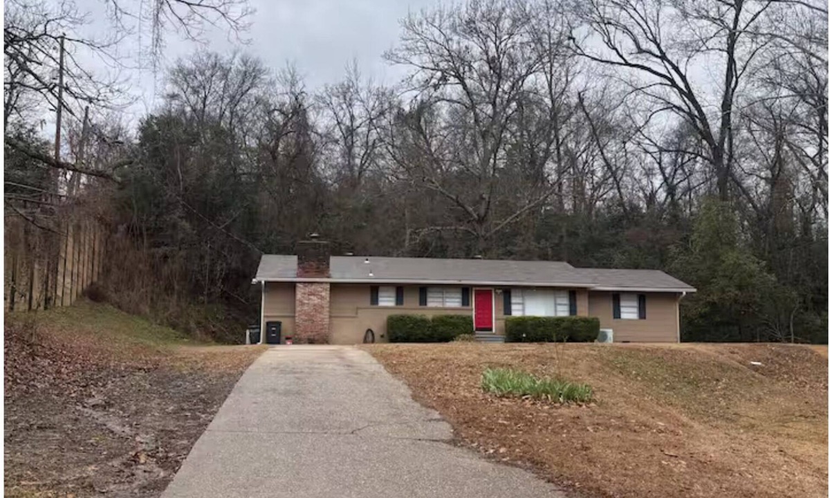 Vicksburg House | Comfort Cottage of Historic Vicksburg