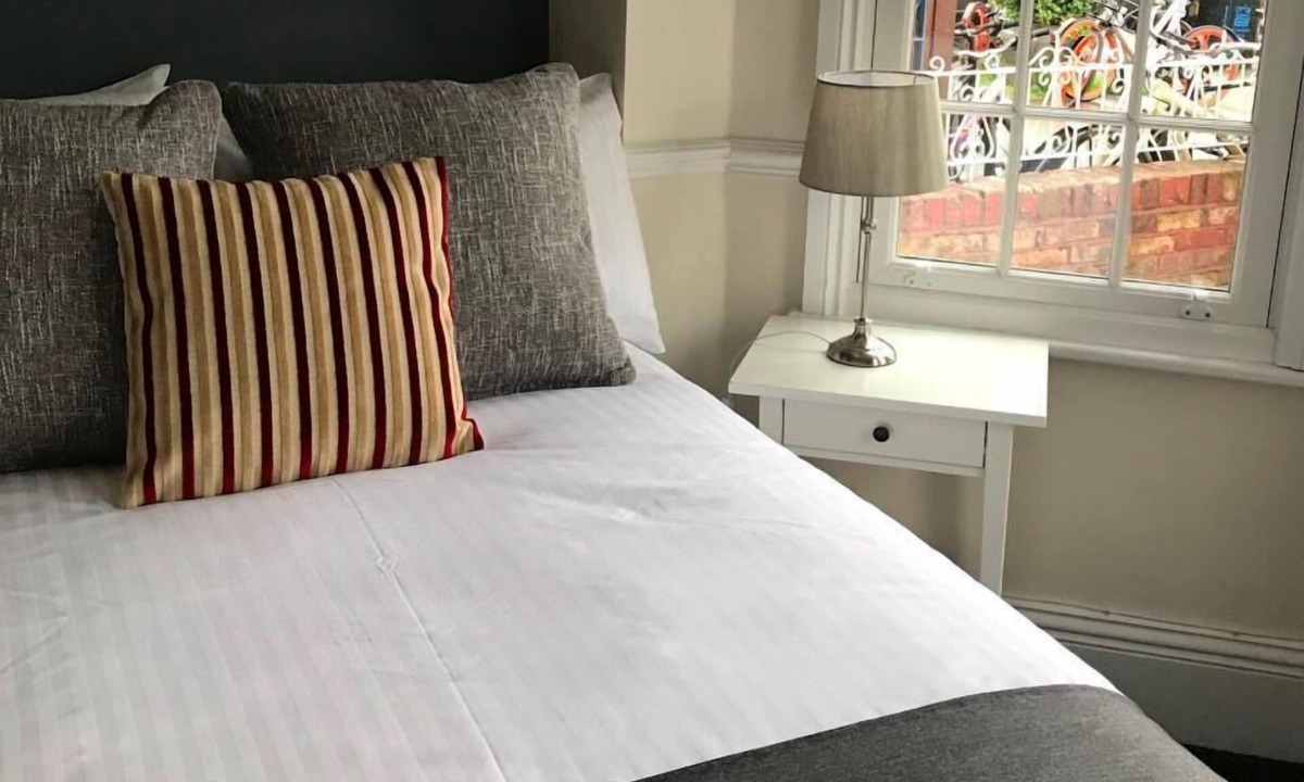 Oxford House | Comfort Double at Botley Town House