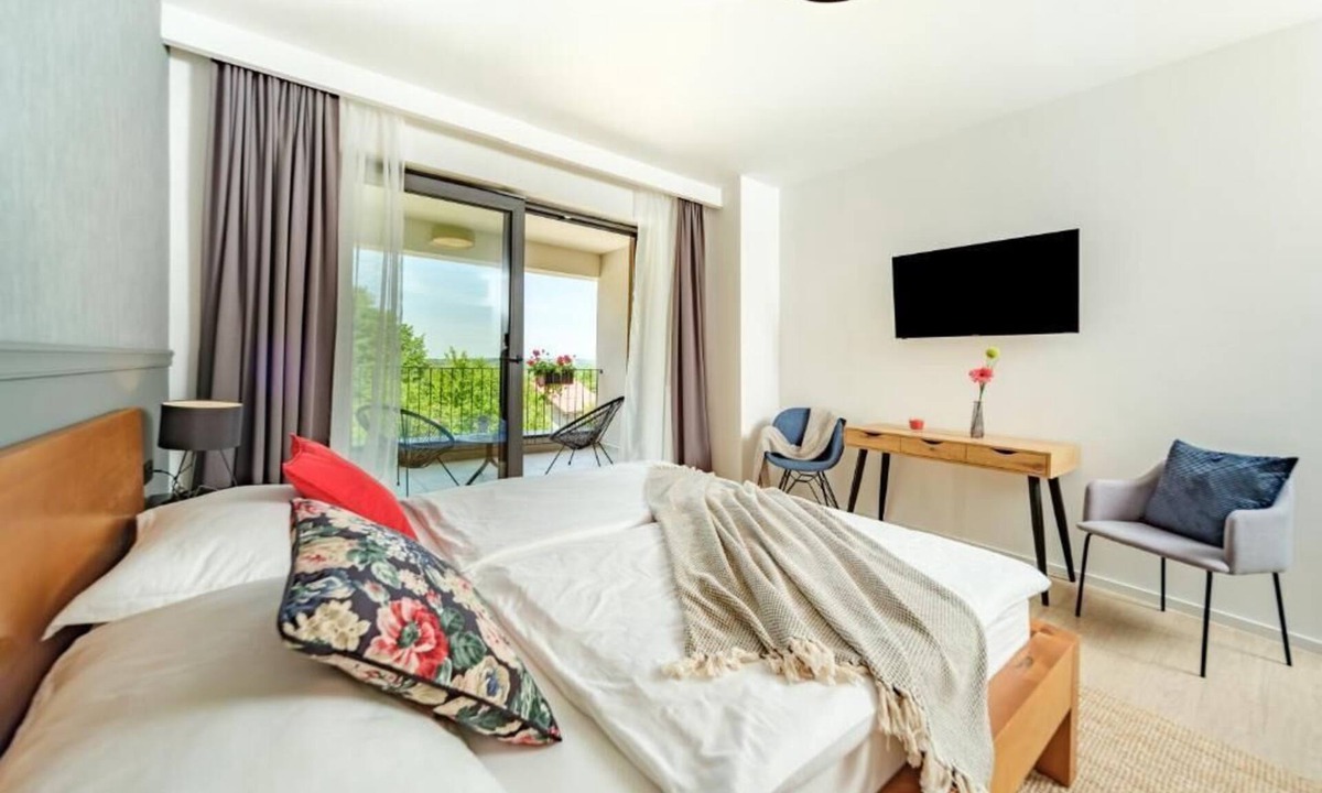 Catrnja Bed & Breakfast | Comfort Double Room with Terrace Room #3