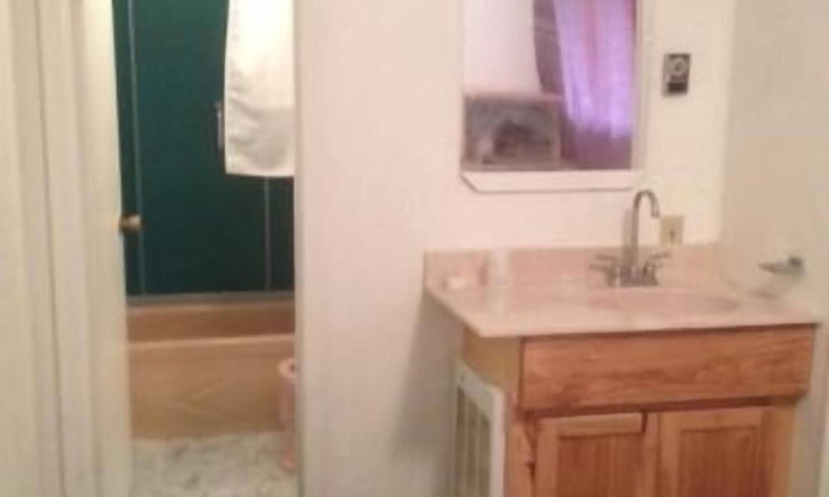 Thayer Hotel | Comfort Green Motel