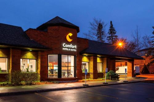 Peterborough Hotel | Comfort Hotel & Suites