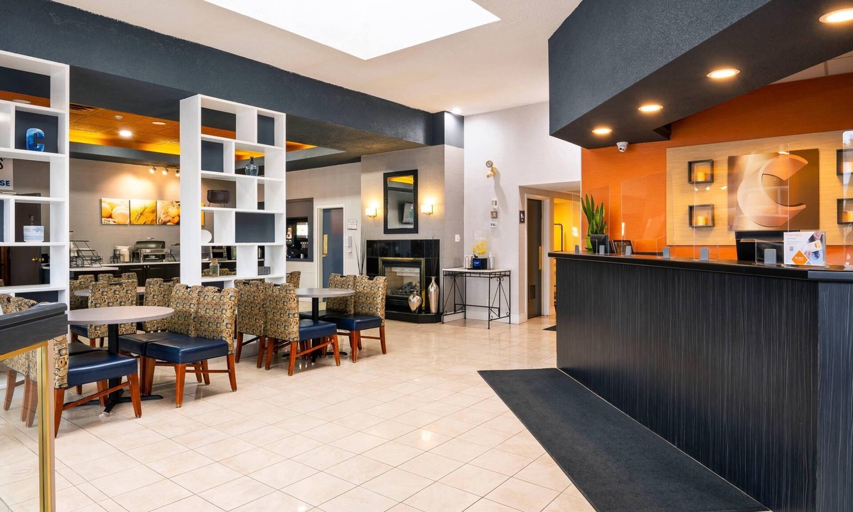 Peterborough Hotel | Comfort Hotel & Suites