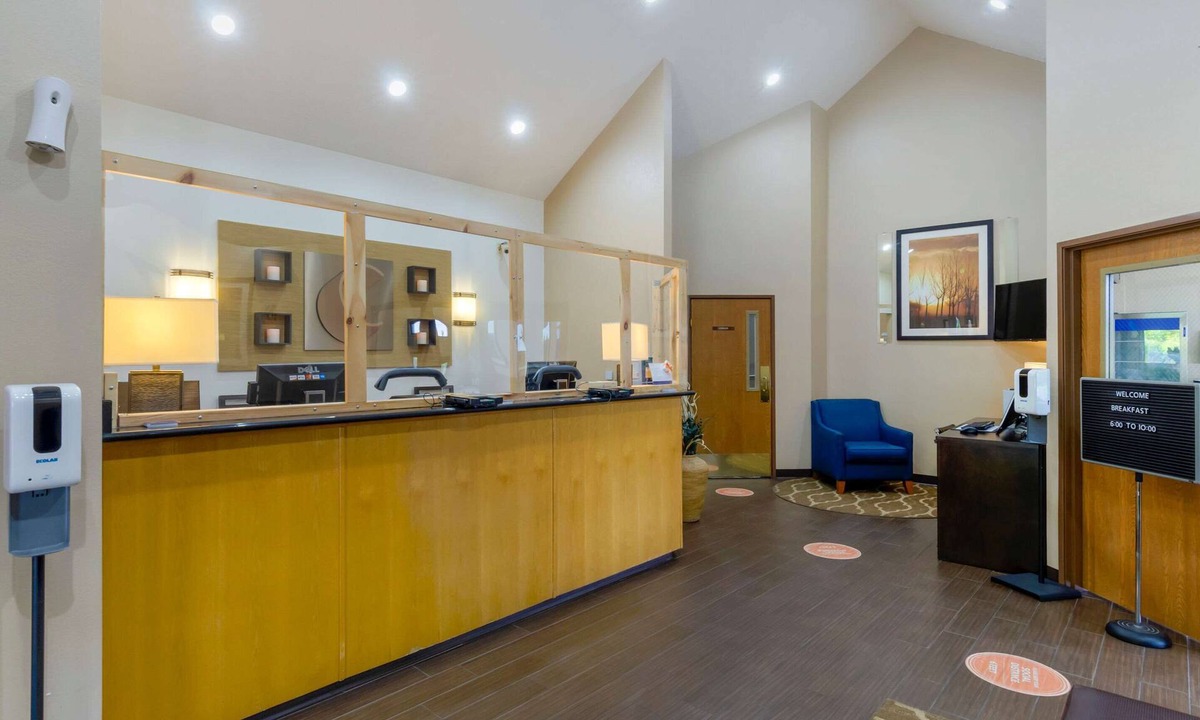Atkins Hotel | Comfort Inn Atkins-Marion I-81