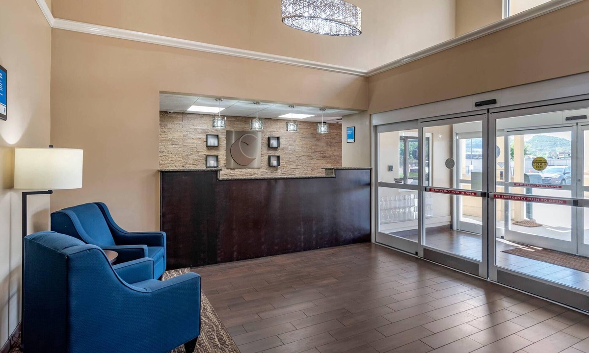 Crestline Heights Hotel | Comfort Inn Birmingham - Irondale