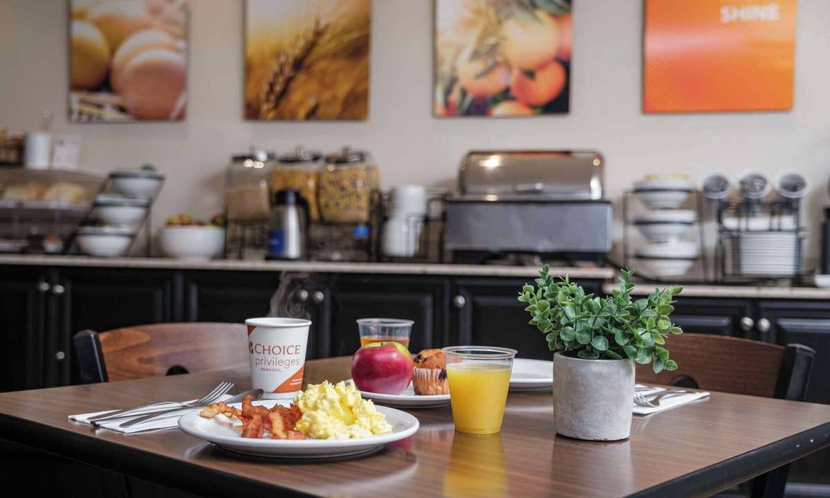 Gander Hotel | Comfort Inn