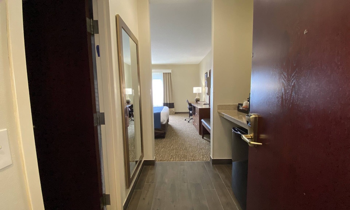 East Windsor Hotel | Comfort Inn East Windsor - Springfield
