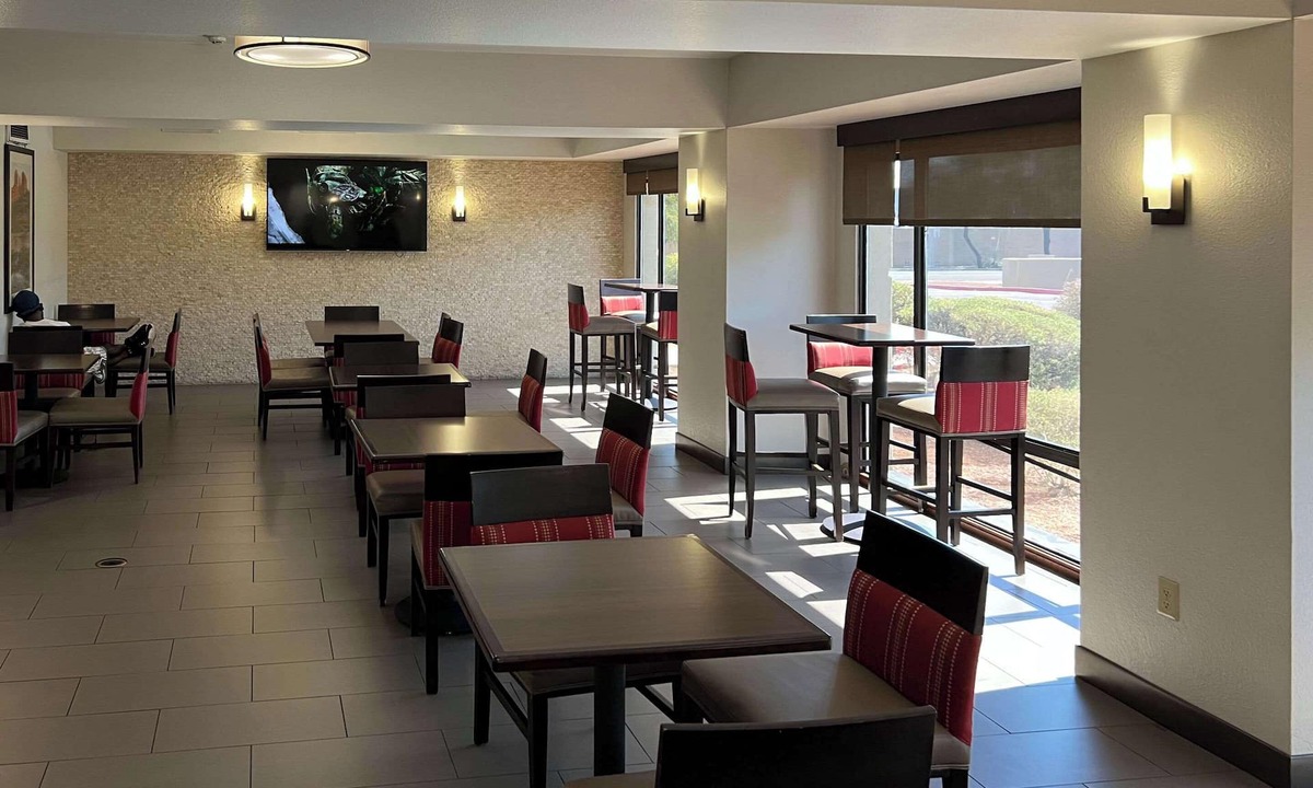 Estrella Hotel | Comfort Inn I-10 West at 51st Ave