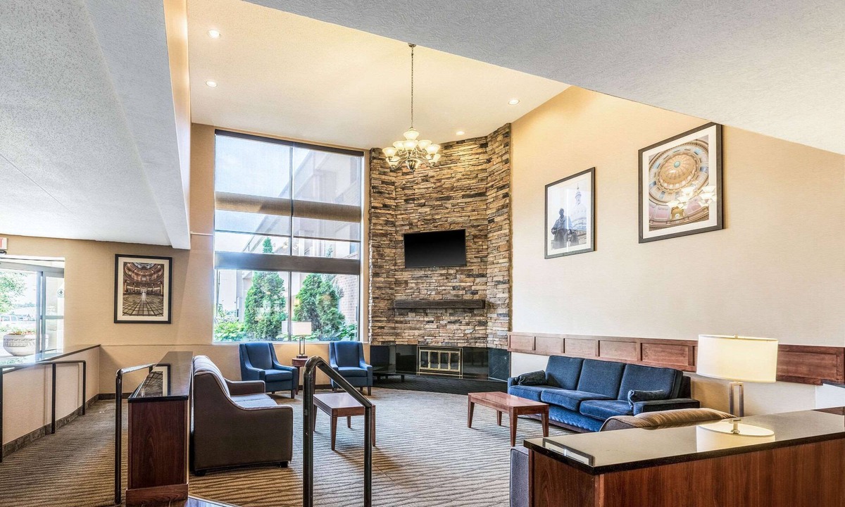 Lansing Hotel | Comfort Inn Lansing West