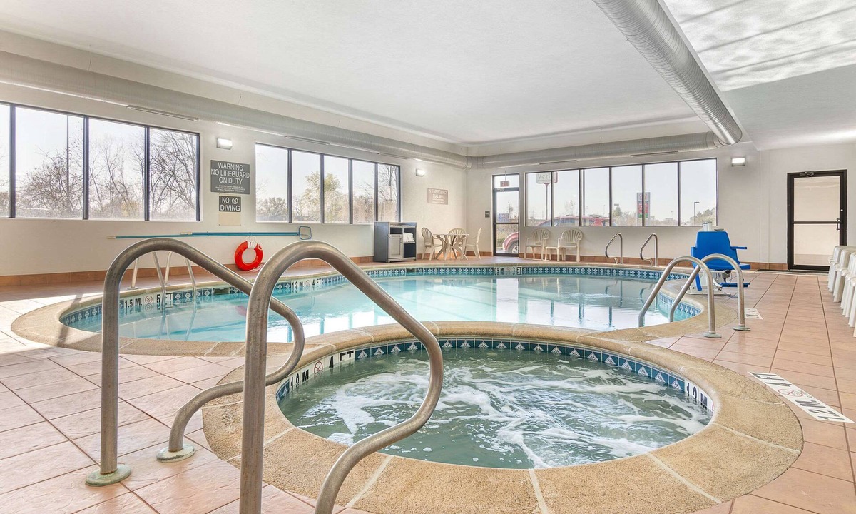 Pacific Hotel | Comfort Inn Near Six Flags St. Louis