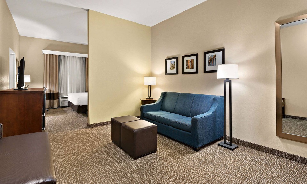 Kenner - Louis Armstrong International Airport Hotel | Comfort Inn New Orleans Airport South