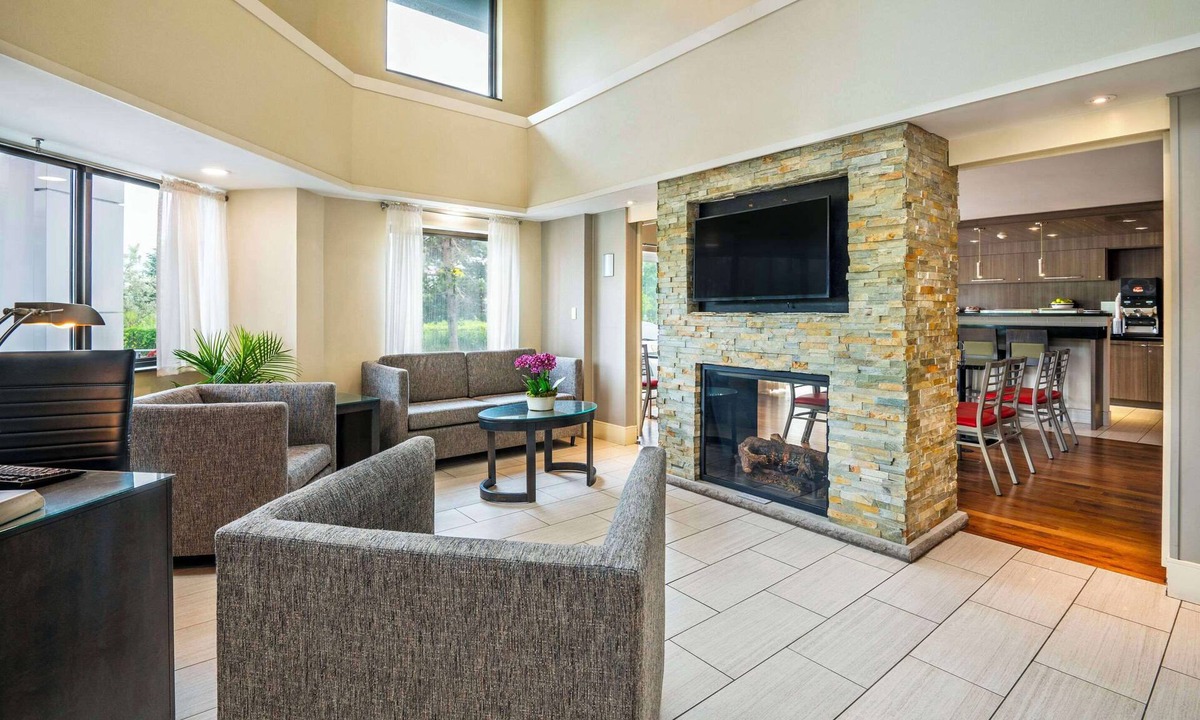 Sharon Hotel | Comfort Inn Newmarket