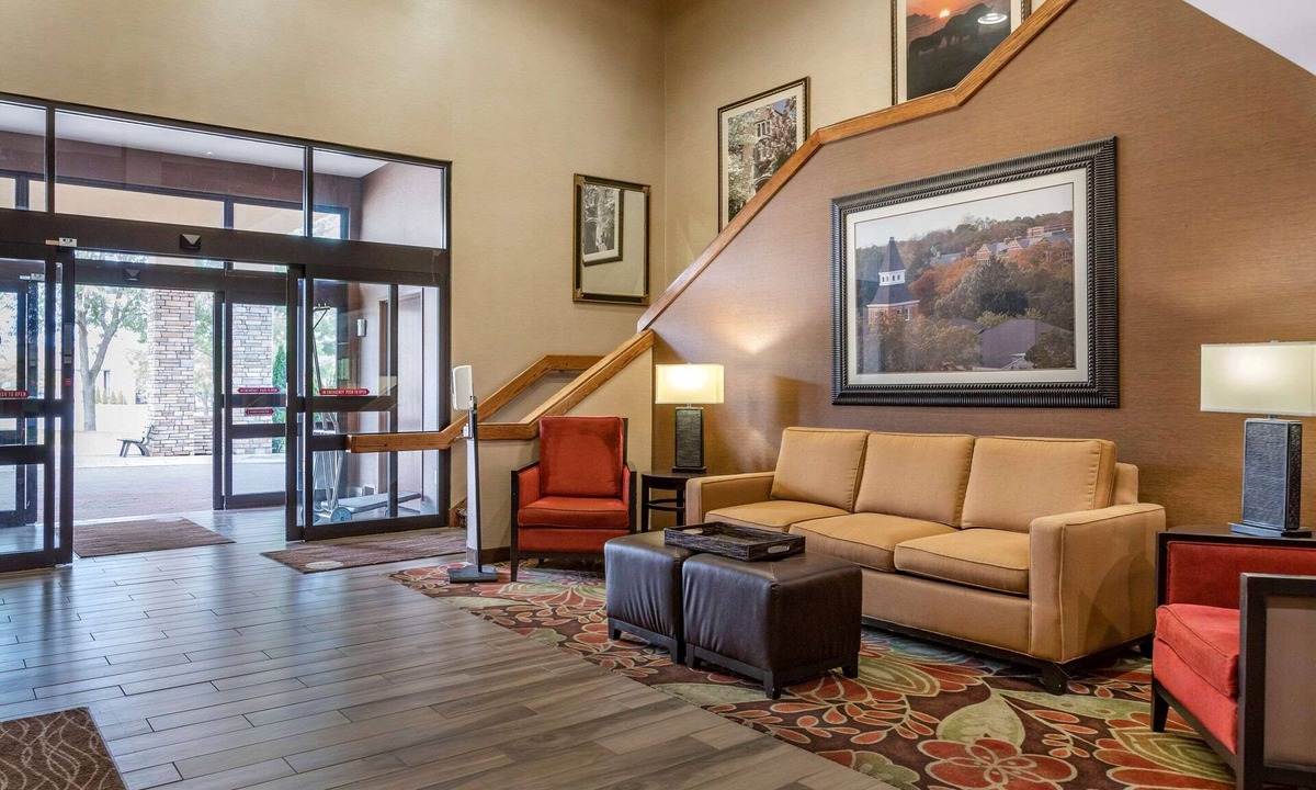 Okemos Hotel | Comfort Inn Okemos - East Lansing