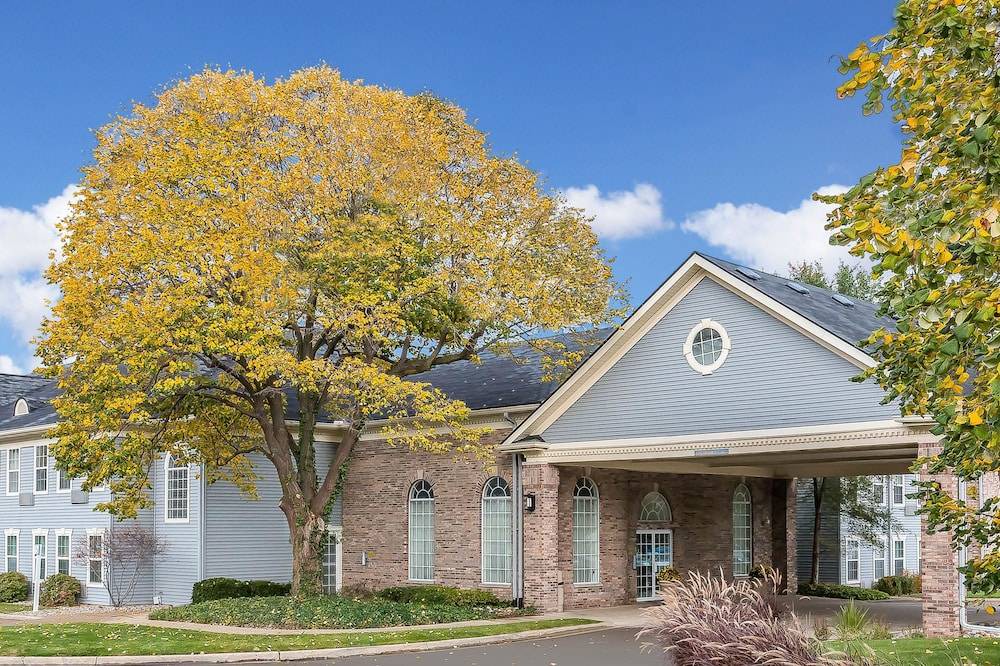 Plainwell Hotel | Comfort Inn Plainwell