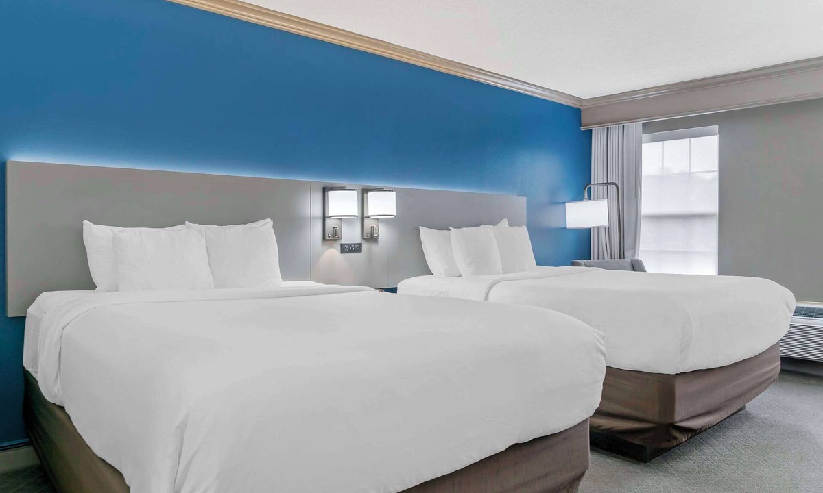 Plainwell Hotel | Comfort Inn Plainwell
