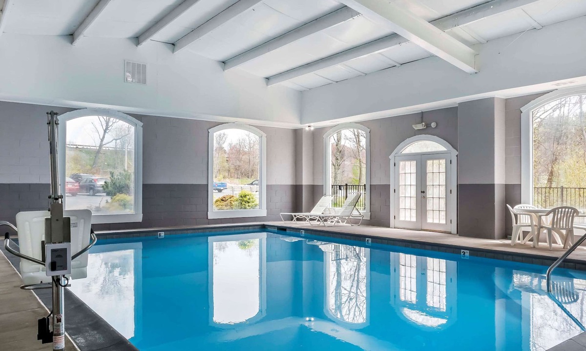 White Haven Hotel | Comfort Inn - Pocono Mountains