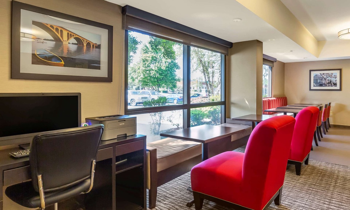 Stafford Hotel | Comfort Inn Quantico