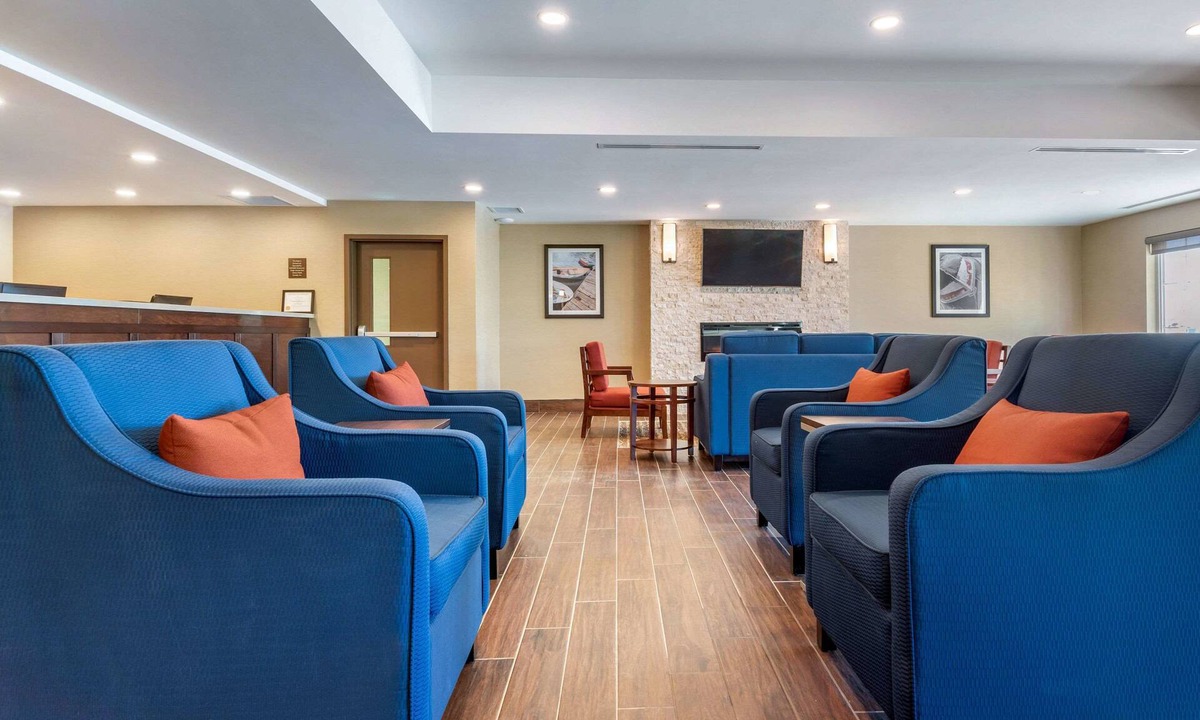 Napanee Hotel | Comfort Inn & Suites