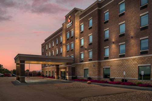 Adrian Hotel | Comfort Inn & Suites Adrian