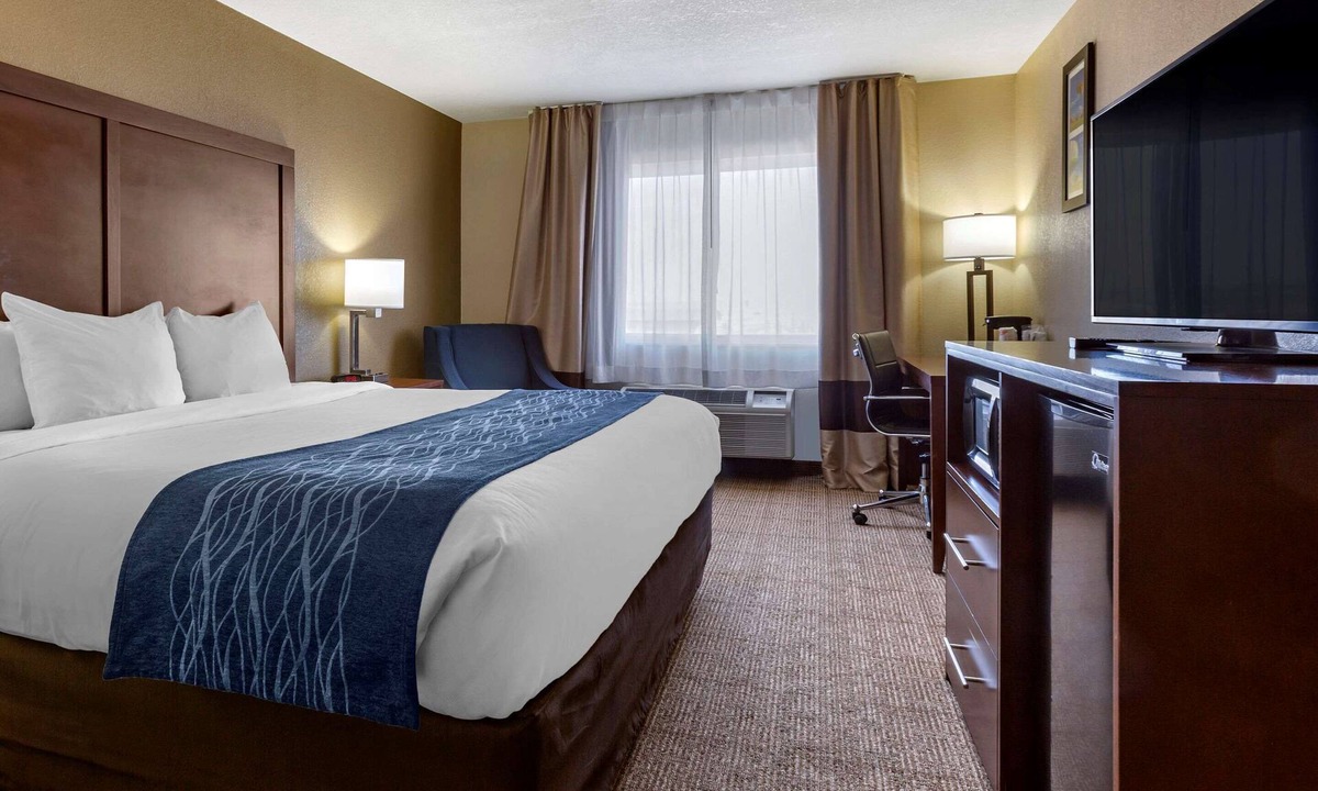 Northeast Heights Hotel | Comfort Inn & Suites Alameda at Albuquerque Balloon Fiesta Park