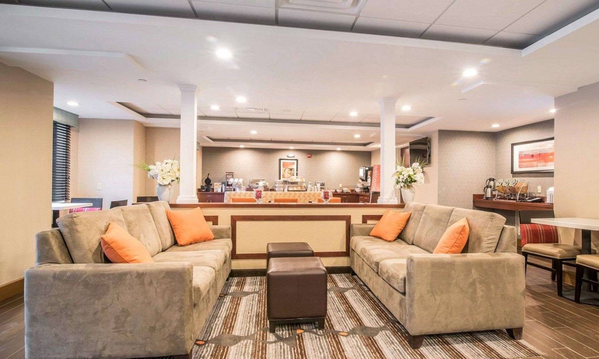 Brattleboro Hotel | Comfort Inn & Suites Brattleboro I-91