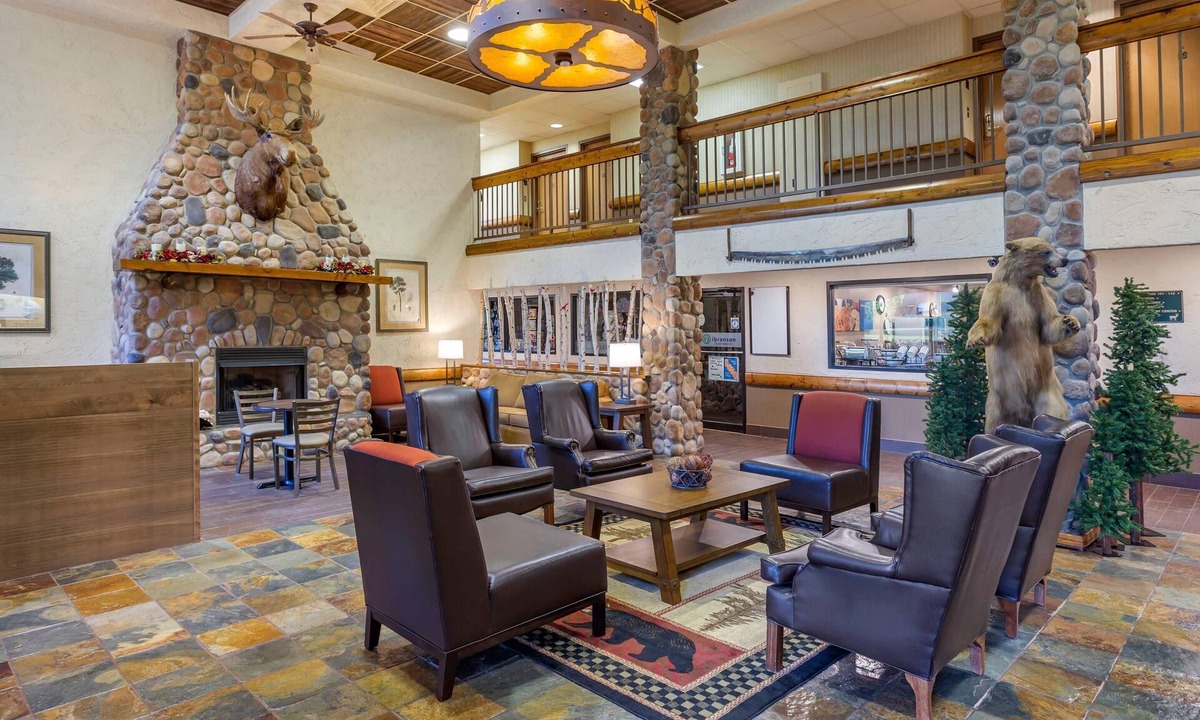 Branson Hotel | Comfort Inn & Suites Branson Meadows