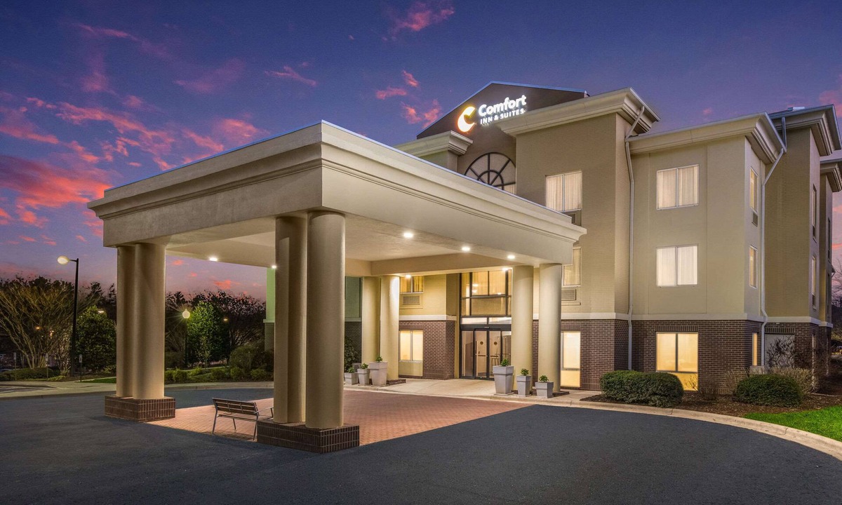 Brevard Hotel | Comfort Inn & Suites Brevard North