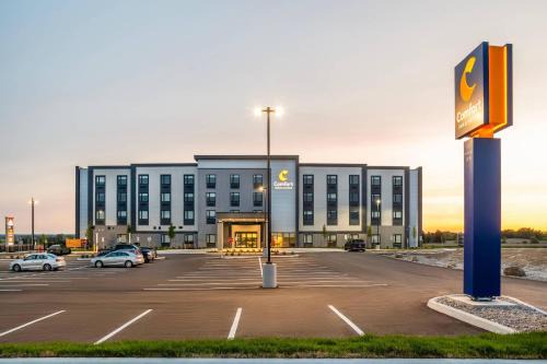 Bradford West Gwillimbury Hotel | Comfort Inn & Suites