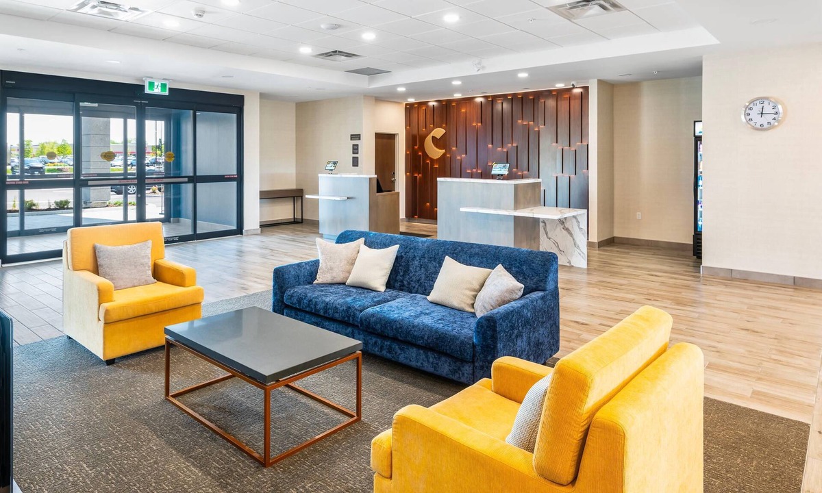 Bradford West Gwillimbury Hotel | Comfort Inn & Suites