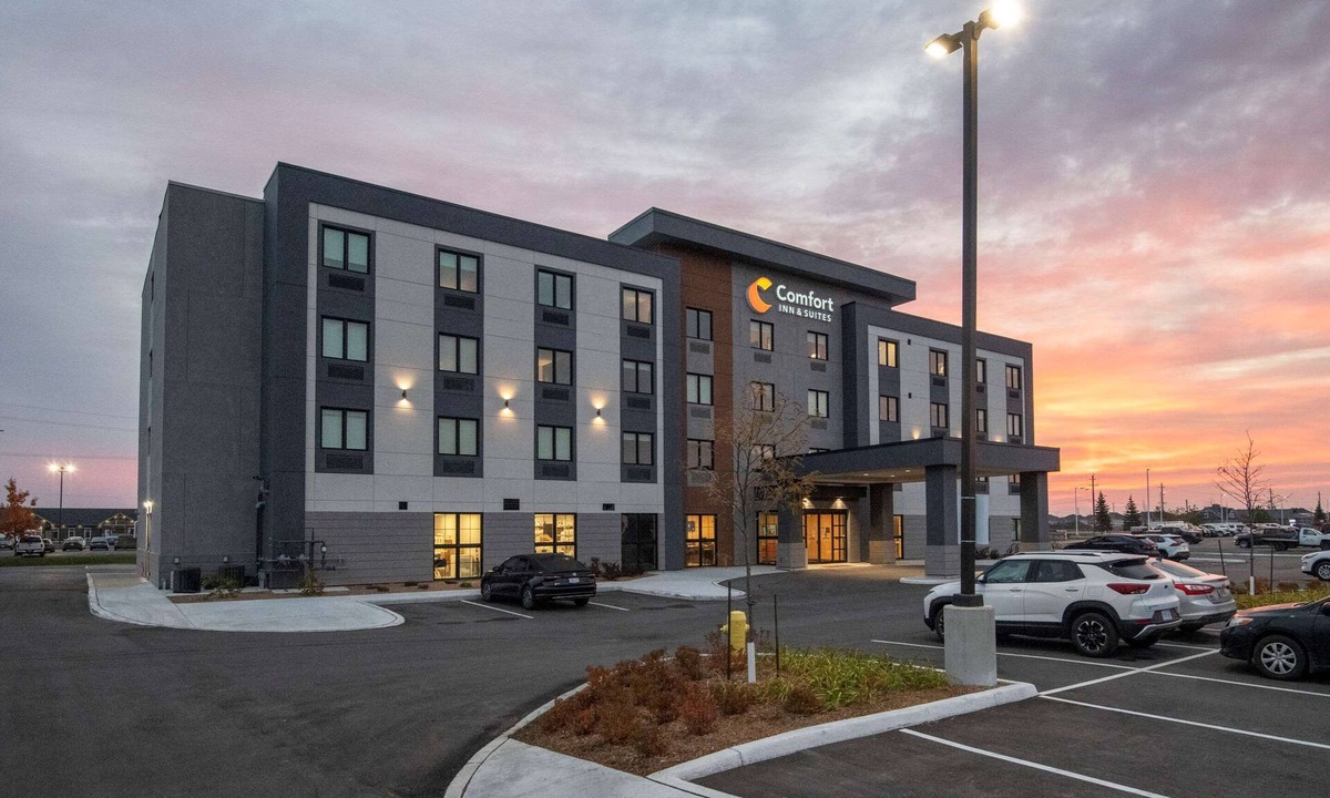 Carleton Place Hotel | Comfort Inn & Suites