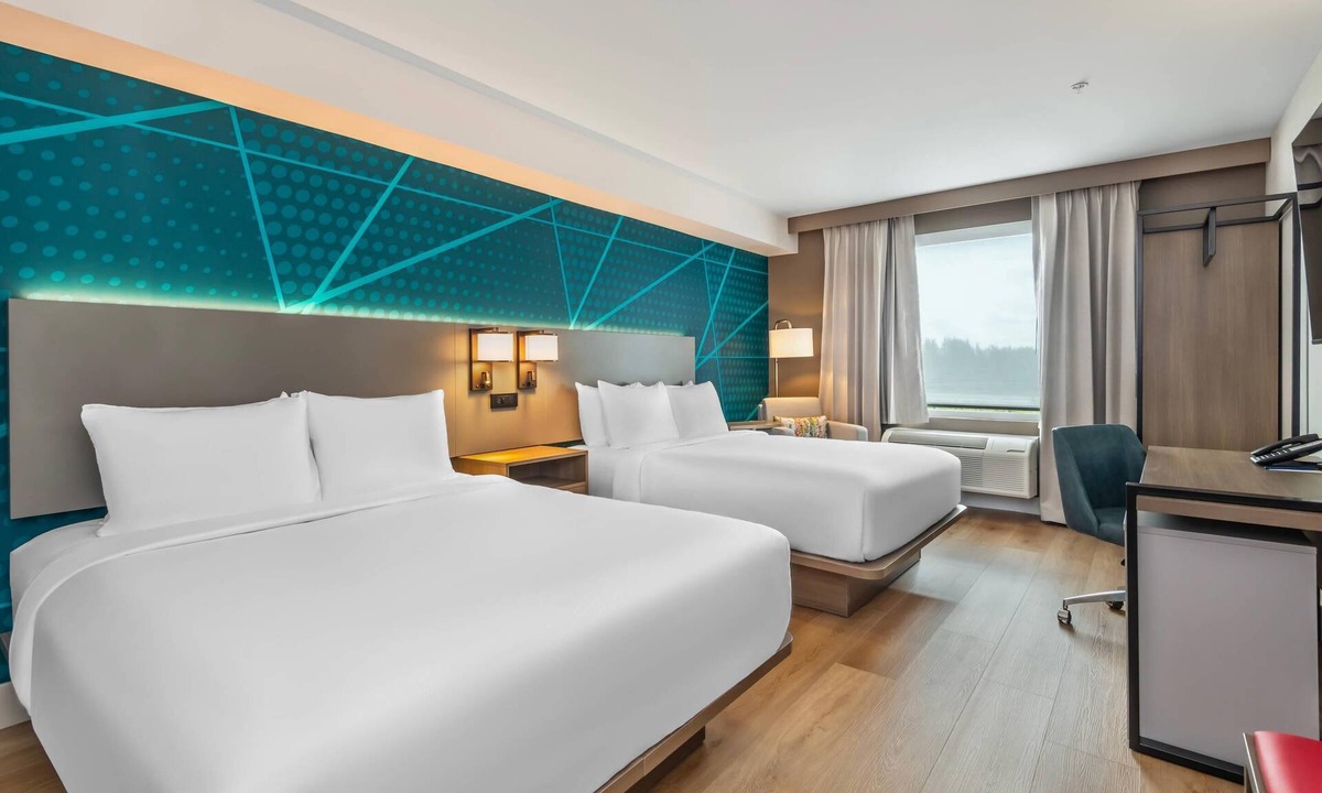 Cochrane Hotel | Comfort Inn & Suites