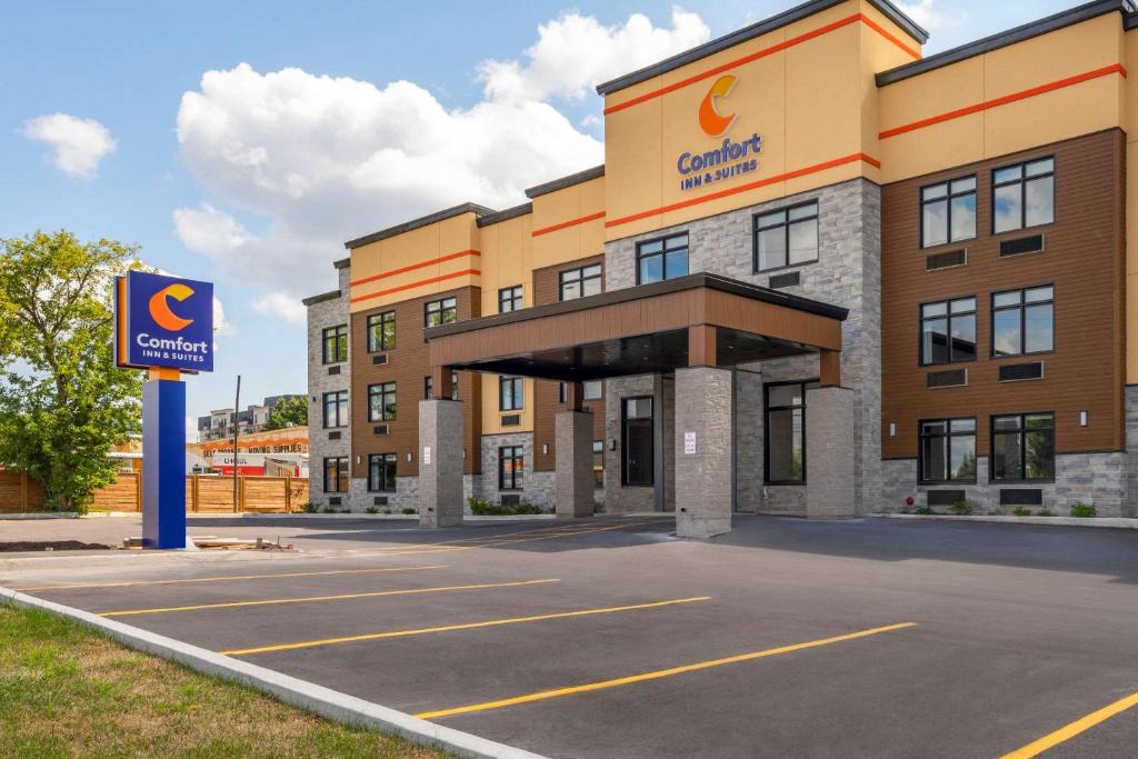 Kingston Hotel | Comfort Inn & Suites