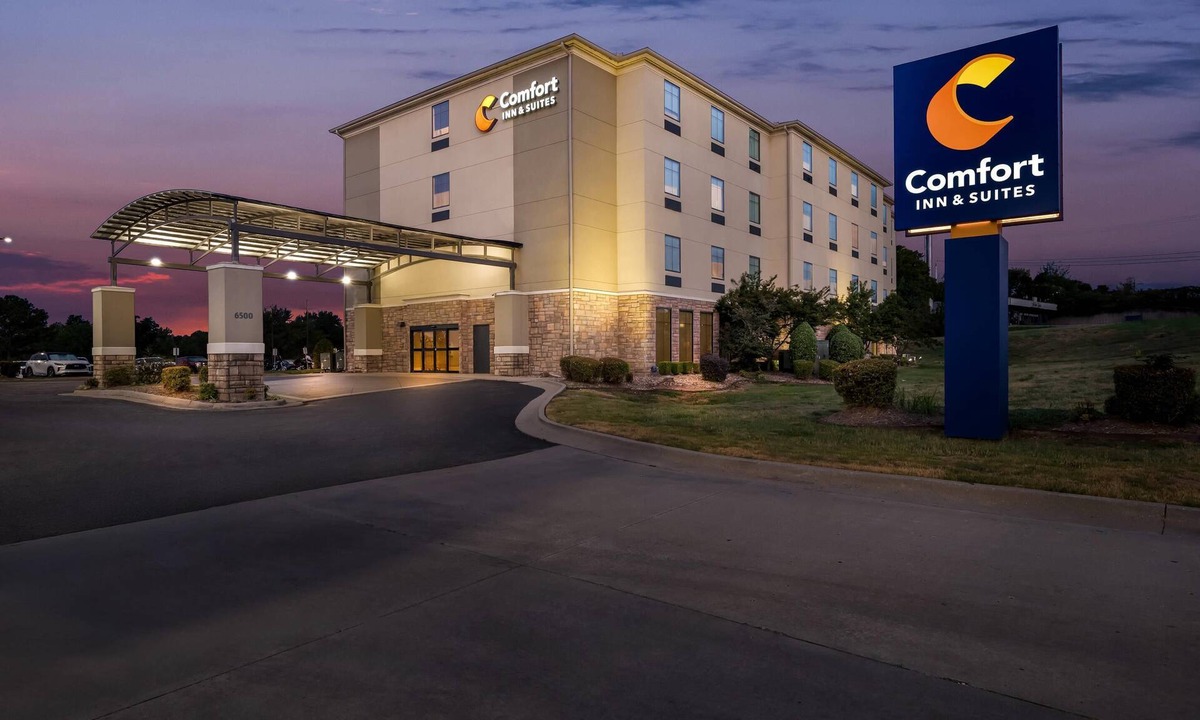 Fort Smith Hotel | Comfort Inn & Suites Fort Smith I-540