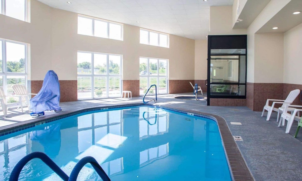 Harrisonville Hotel | Comfort Inn & Suites Harrisonville