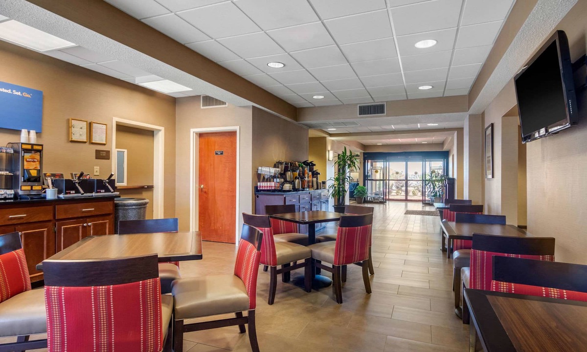 LaGrange Hotel | Comfort Inn & Suites LaGrange East