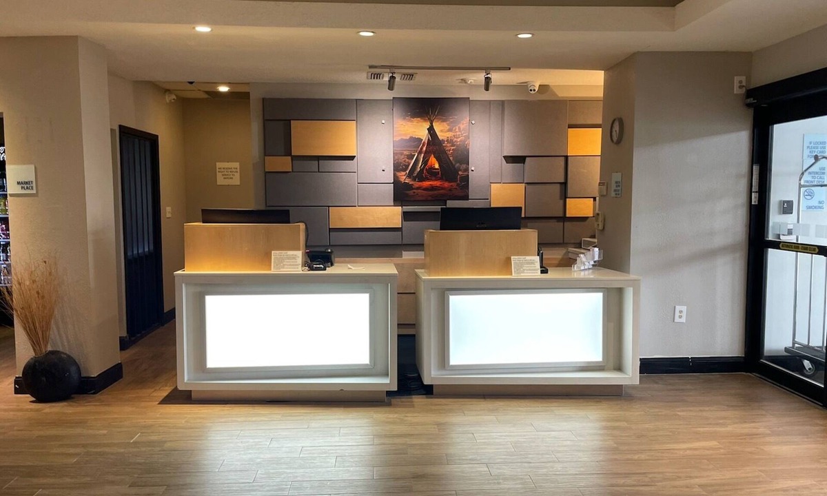 Miami Hotel | Comfort Inn & Suites Miami - Route 66